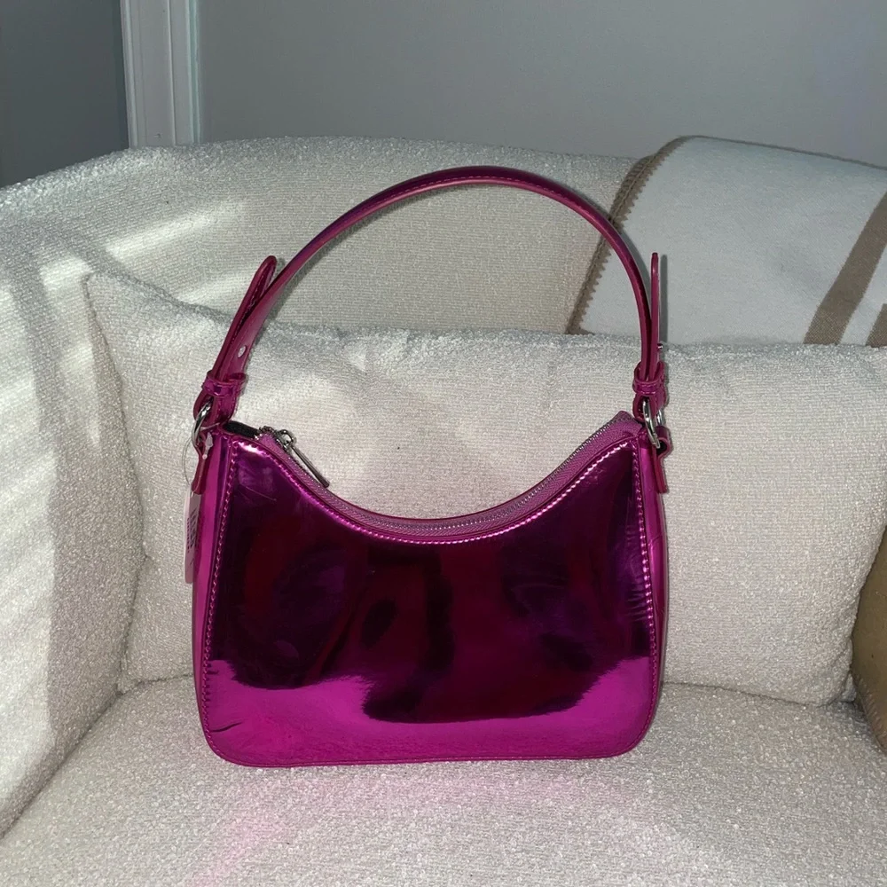 8 Other Reasons It Girl Shoulder Bag in Metallic Pink - Picture 3 of 15